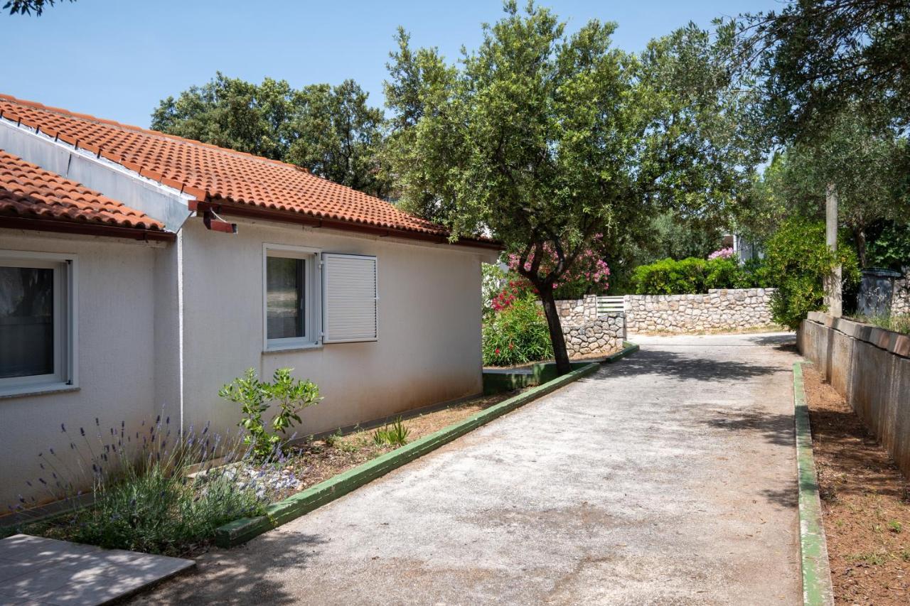 Apartments With A Parking Space Mandre, Pag - 16836 Exterior foto